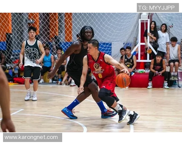 《篮球巨星的传奇人生：从街头到赛场的梦想与挑战》