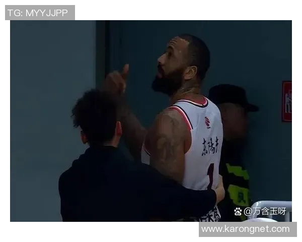 南京同曦迎战广东宏远 激烈对决见证CBA赛场精彩对抗 南京同曦迎战广东宏远 激烈对决见证CBA赛场精彩对抗