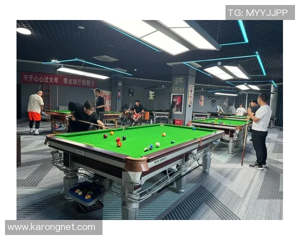 台球运动的魅力与技巧探索：从基础到高手的成长之路