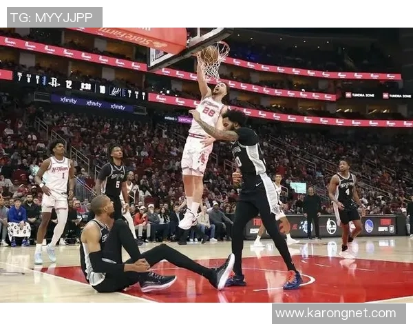 火箭激战马刺年轻核心闪耀全场双方鏖战展现新赛季激情