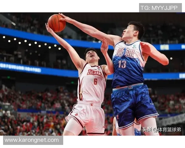 辽宁本钢与新疆广汇激战正酣 双方全力争夺季后赛席位的关键对决